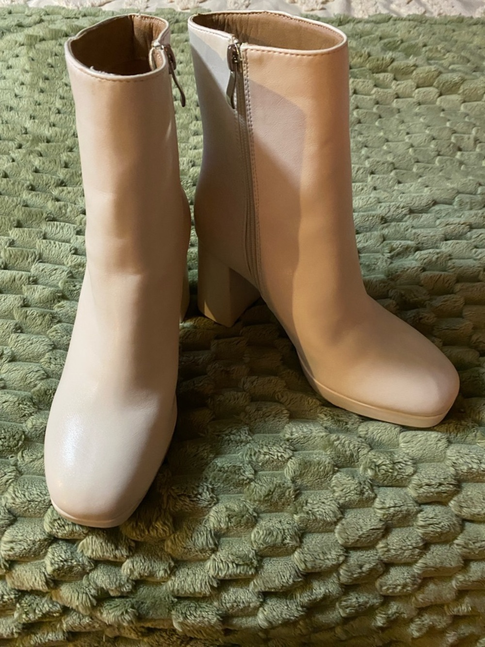 Chic Women’s Cream Block-Heel Ankle Boots with Side Zip